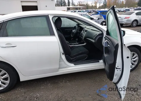 2014 Nissan Altima 2.5/2.5 S/2.5 Sl/2.5 Sv z USA, uszkodzony, nr VIN 1N4AL3AP5EC293169